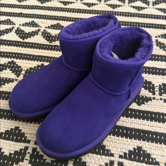 UGG Classic Mini II Boot Size 7 Violet Night NWT - Picture 8 of 8